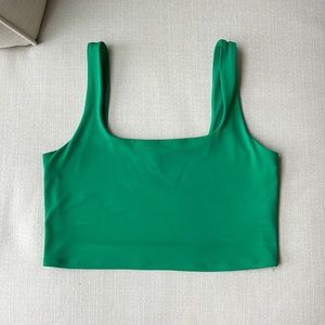 Express Body Contour Crop Top